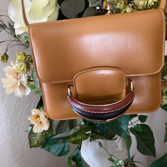 Chloé
Kattie Leather Shoulder Bag - Picture 2 of 16